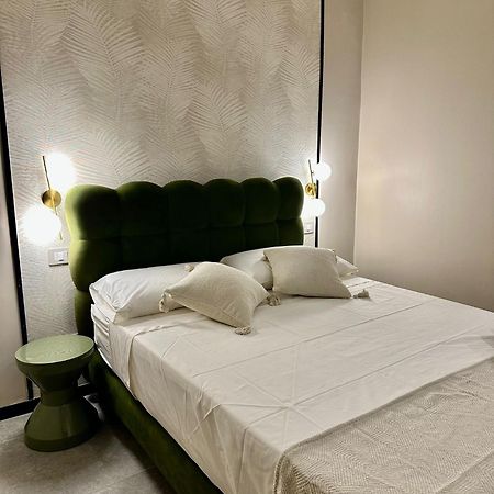 Golden Palm B&B Барі Екстер'єр фото
